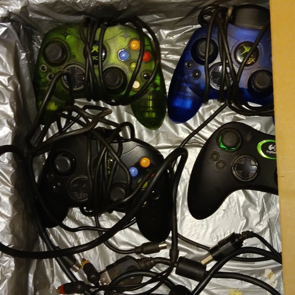 Xbox Console, Controllers, memory card, connections, 10 games PREOWNED - Picture 5 of 6